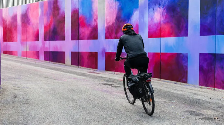 cycliste dans tunnel